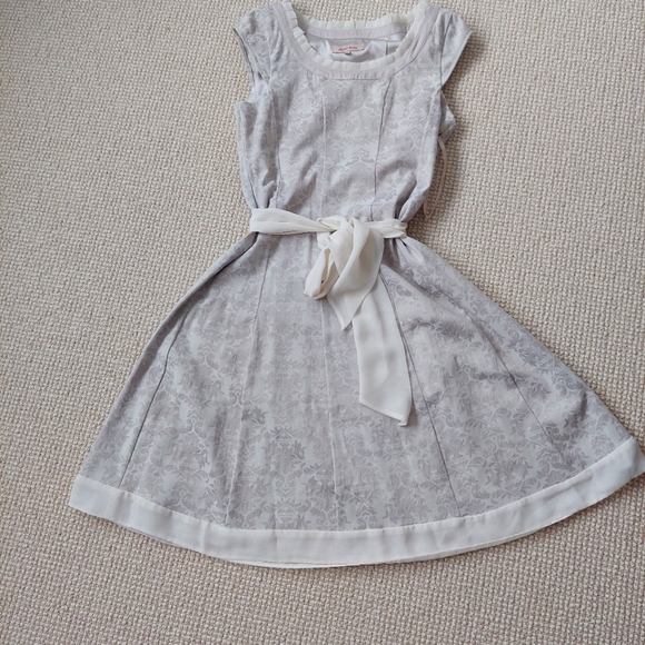 Diana Ferrari Dresses & Skirts - Vintage style cream Diana Ferrari dress. Size 12